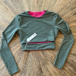 NWT JOLYN X Tiarah Taranaki Crop Top Long Sleeve Rash Guard Surf Top